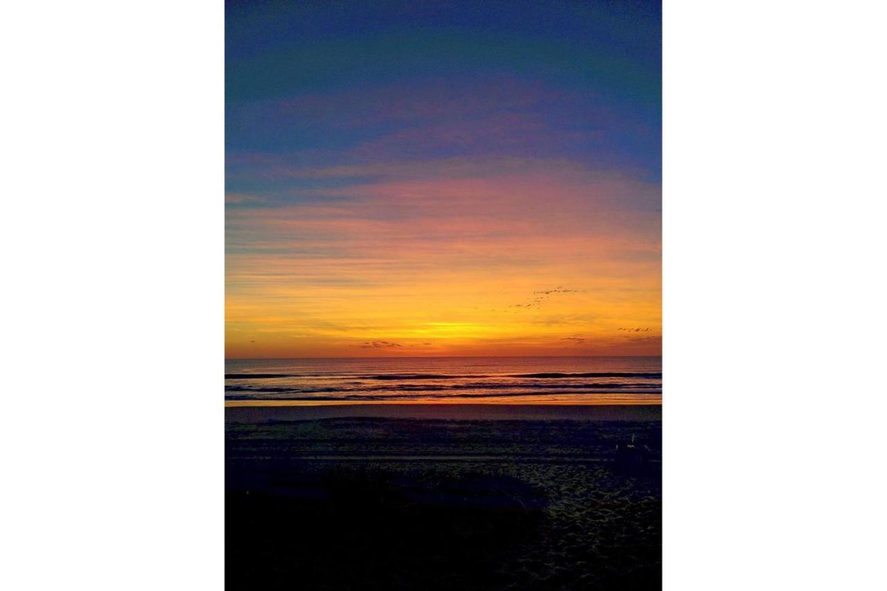 Tranquilidade a meia quadra da praia - churrasqueira, super wi-fi e Chromecast! Matinhos Exterior foto
