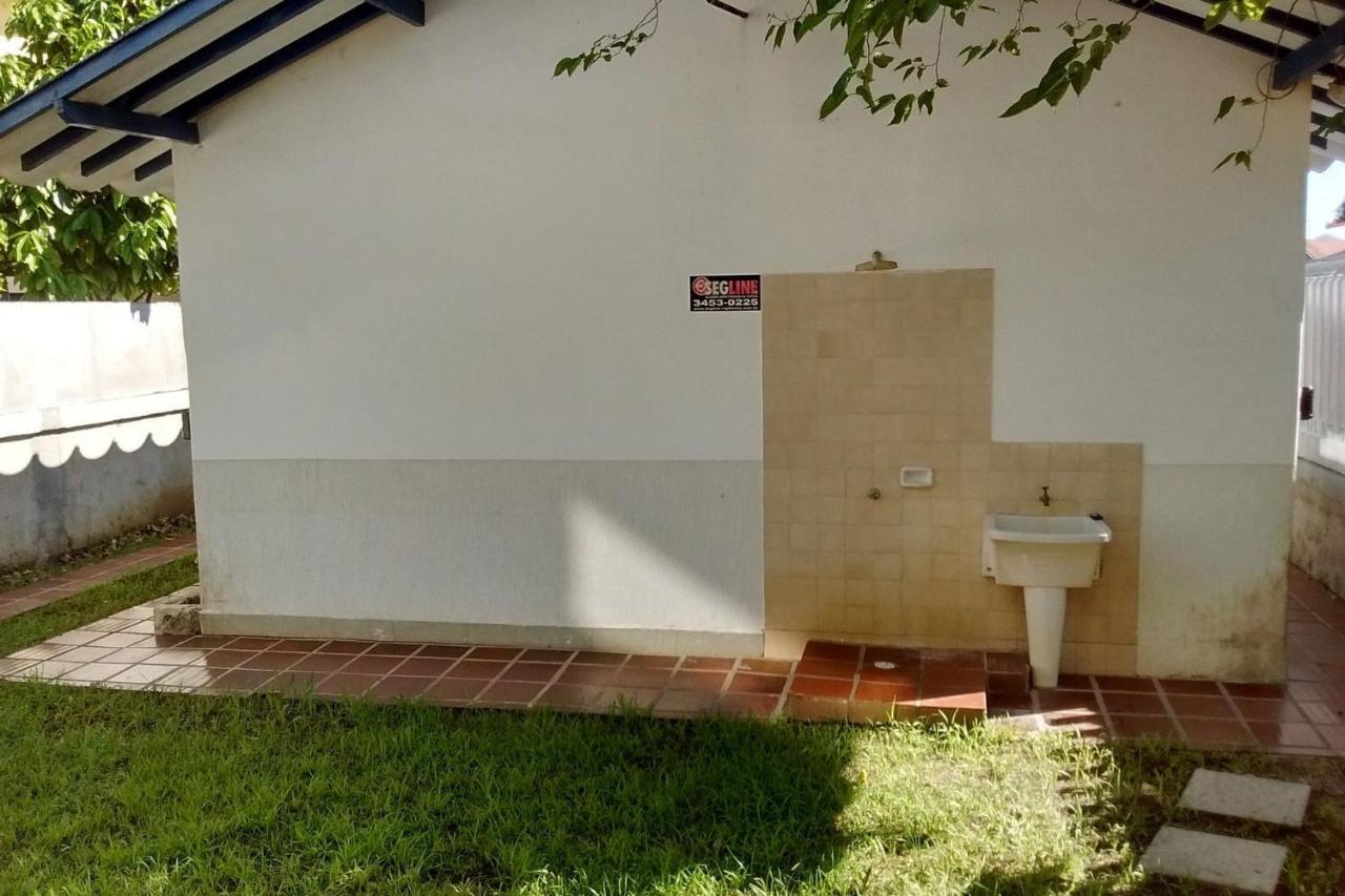 Tranquilidade a meia quadra da praia - churrasqueira, super wi-fi e Chromecast! Matinhos Exterior foto