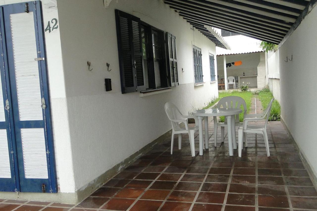Tranquilidade a meia quadra da praia - churrasqueira, super wi-fi e Chromecast! Matinhos Exterior foto