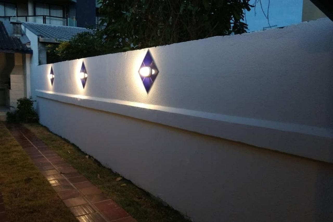 Tranquilidade a meia quadra da praia - churrasqueira, super wi-fi e Chromecast! Matinhos Exterior foto