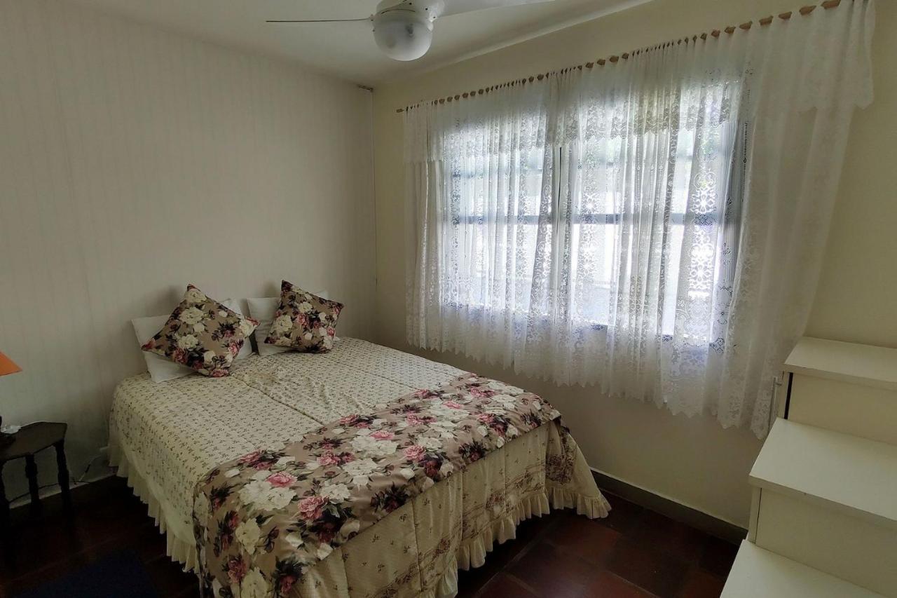 Tranquilidade a meia quadra da praia - churrasqueira, super wi-fi e Chromecast! Matinhos Exterior foto