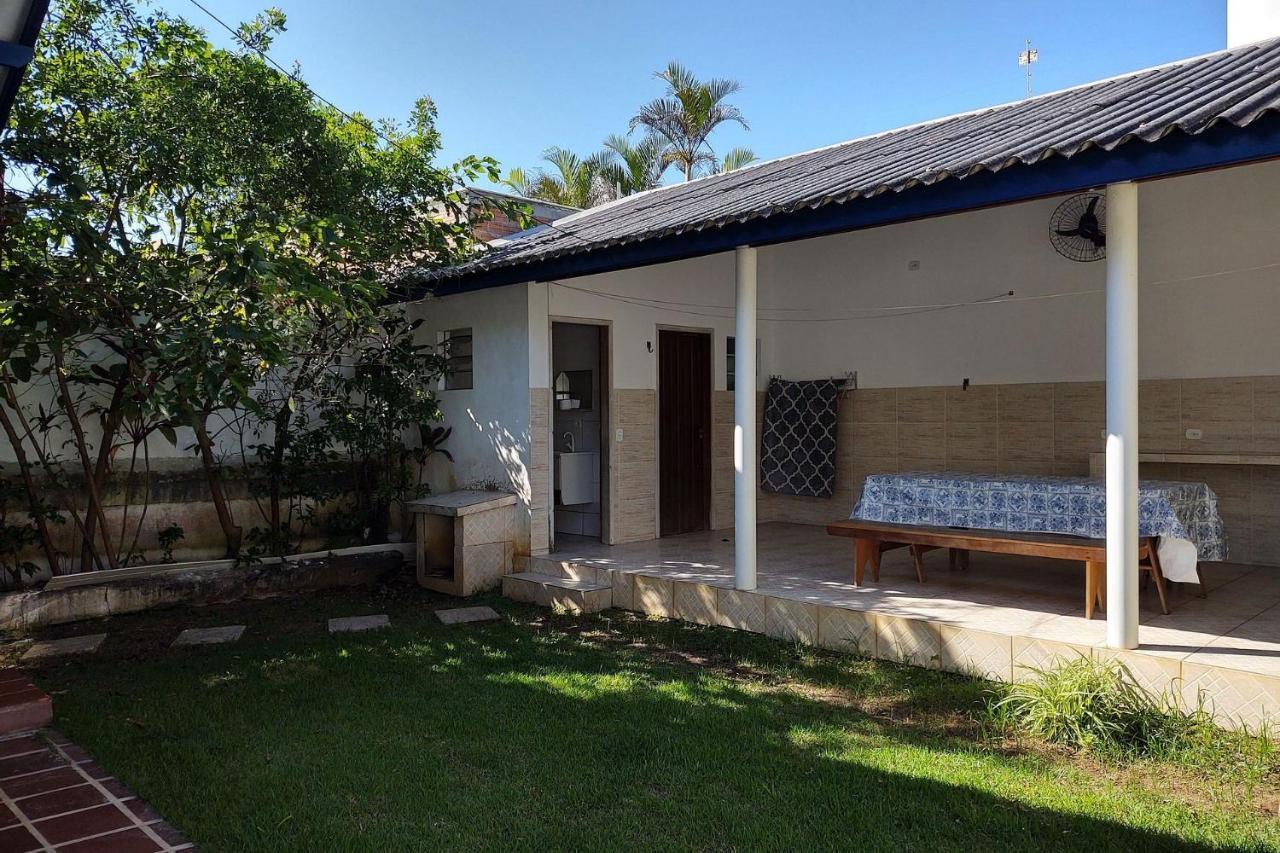 Tranquilidade a meia quadra da praia - churrasqueira, super wi-fi e Chromecast! Matinhos Exterior foto