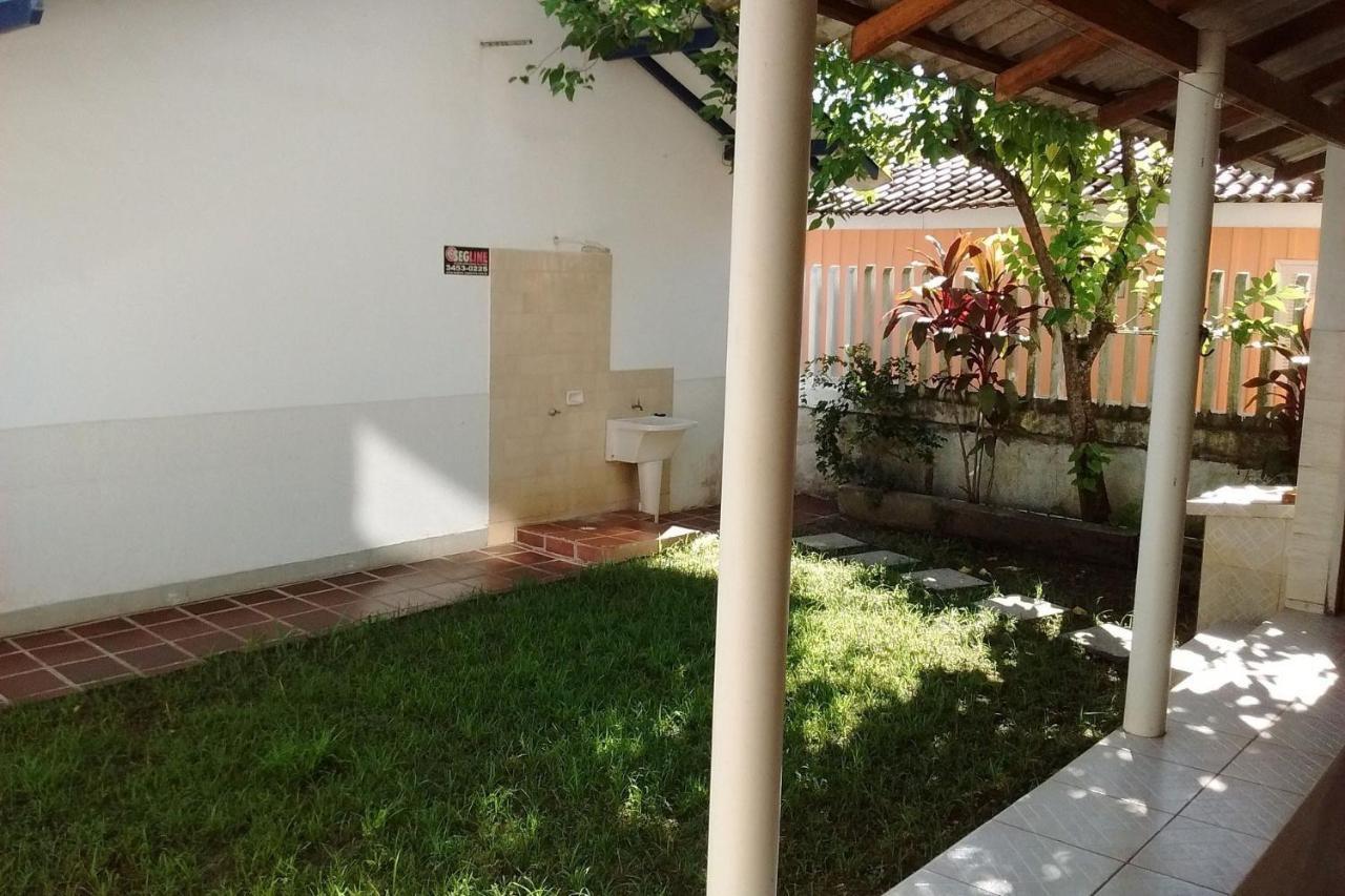 Tranquilidade a meia quadra da praia - churrasqueira, super wi-fi e Chromecast! Matinhos Exterior foto
