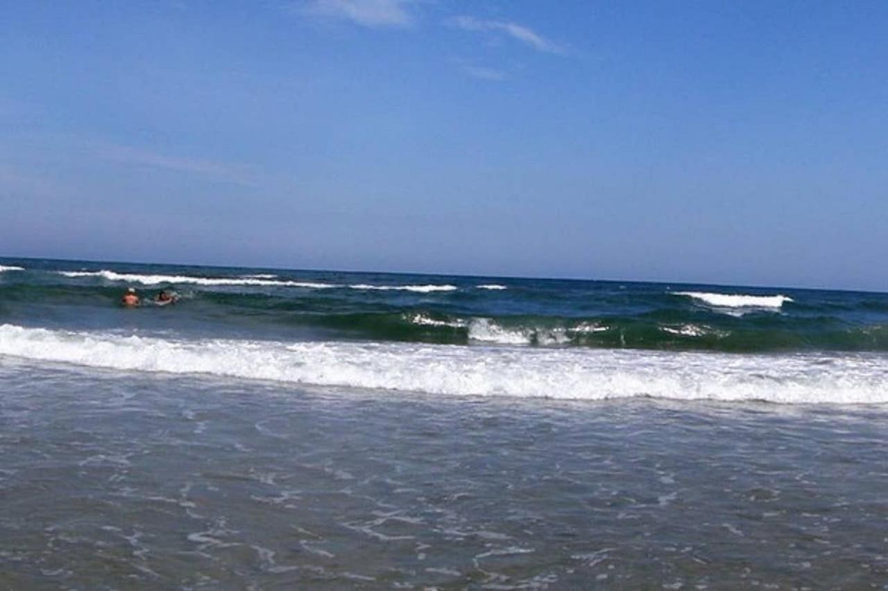 Tranquilidade a meia quadra da praia - churrasqueira, super wi-fi e Chromecast! Matinhos Exterior foto