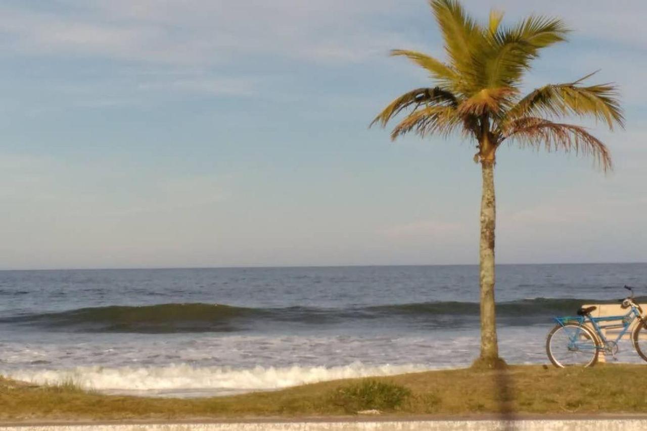 Tranquilidade a meia quadra da praia - churrasqueira, super wi-fi e Chromecast! Matinhos Exterior foto