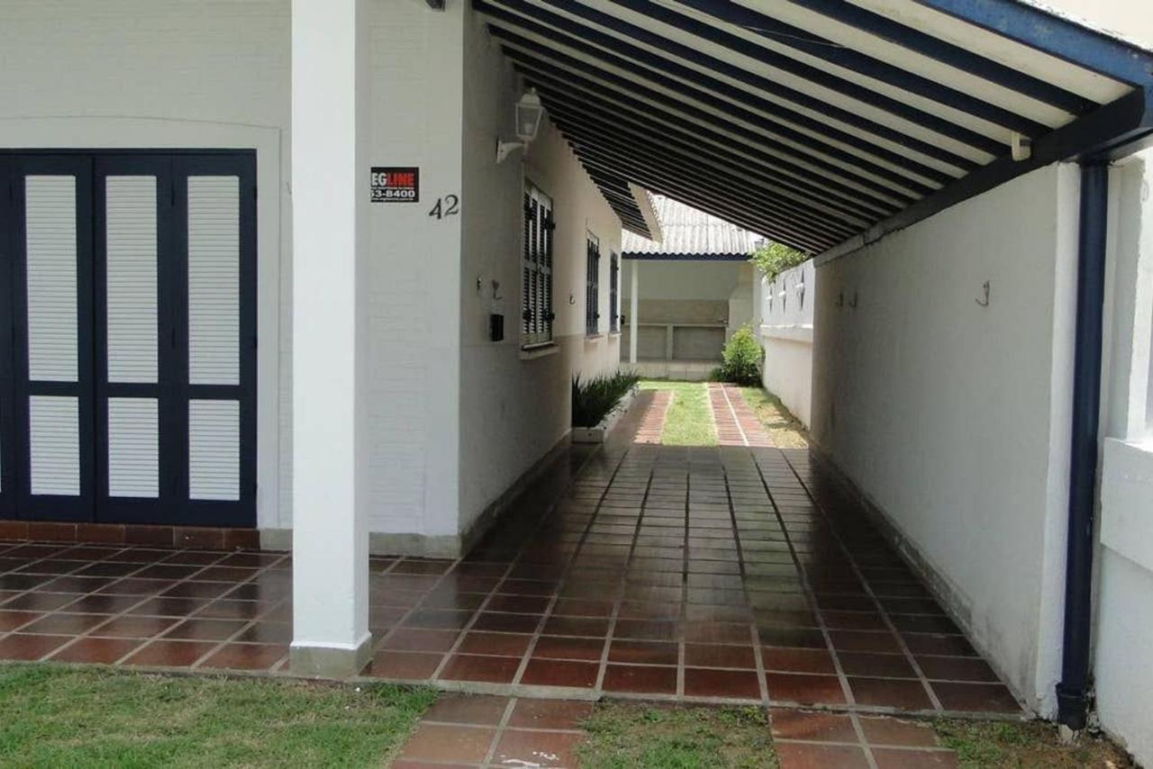 Tranquilidade a meia quadra da praia - churrasqueira, super wi-fi e Chromecast! Matinhos Exterior foto