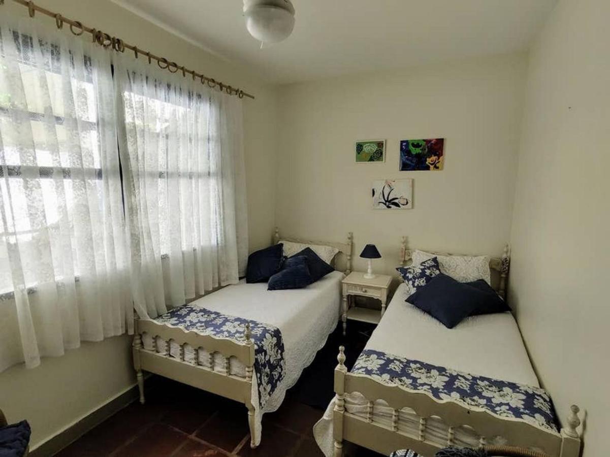 Tranquilidade a meia quadra da praia - churrasqueira, super wi-fi e Chromecast! Matinhos Exterior foto